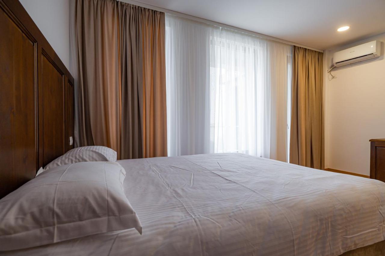 Voyager Hotel นาโวดาริ ภายนอก รูปภาพ